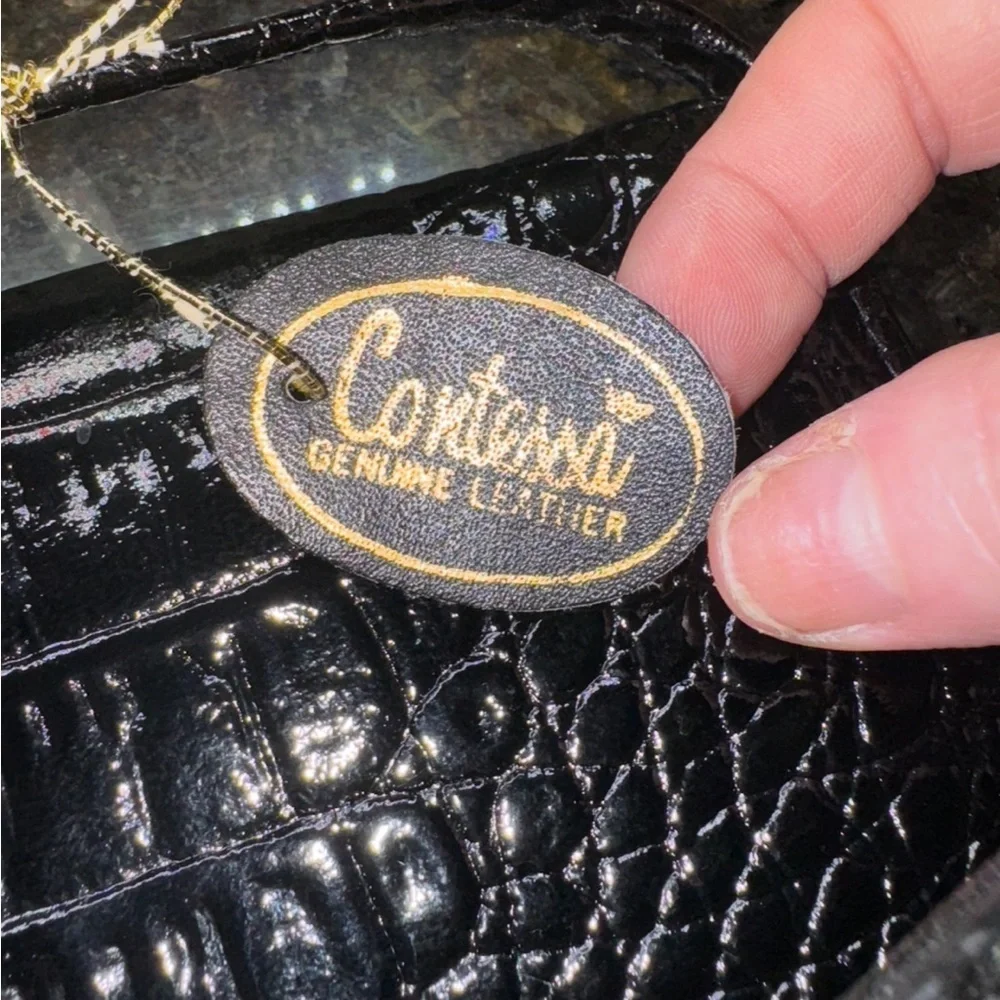 New Vintage Contessa genuine Leather crocodile embossed shoulder purse/ Clutch